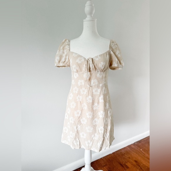 Princess Polly Dresses & Skirts - Princess Polly Daisy Dress